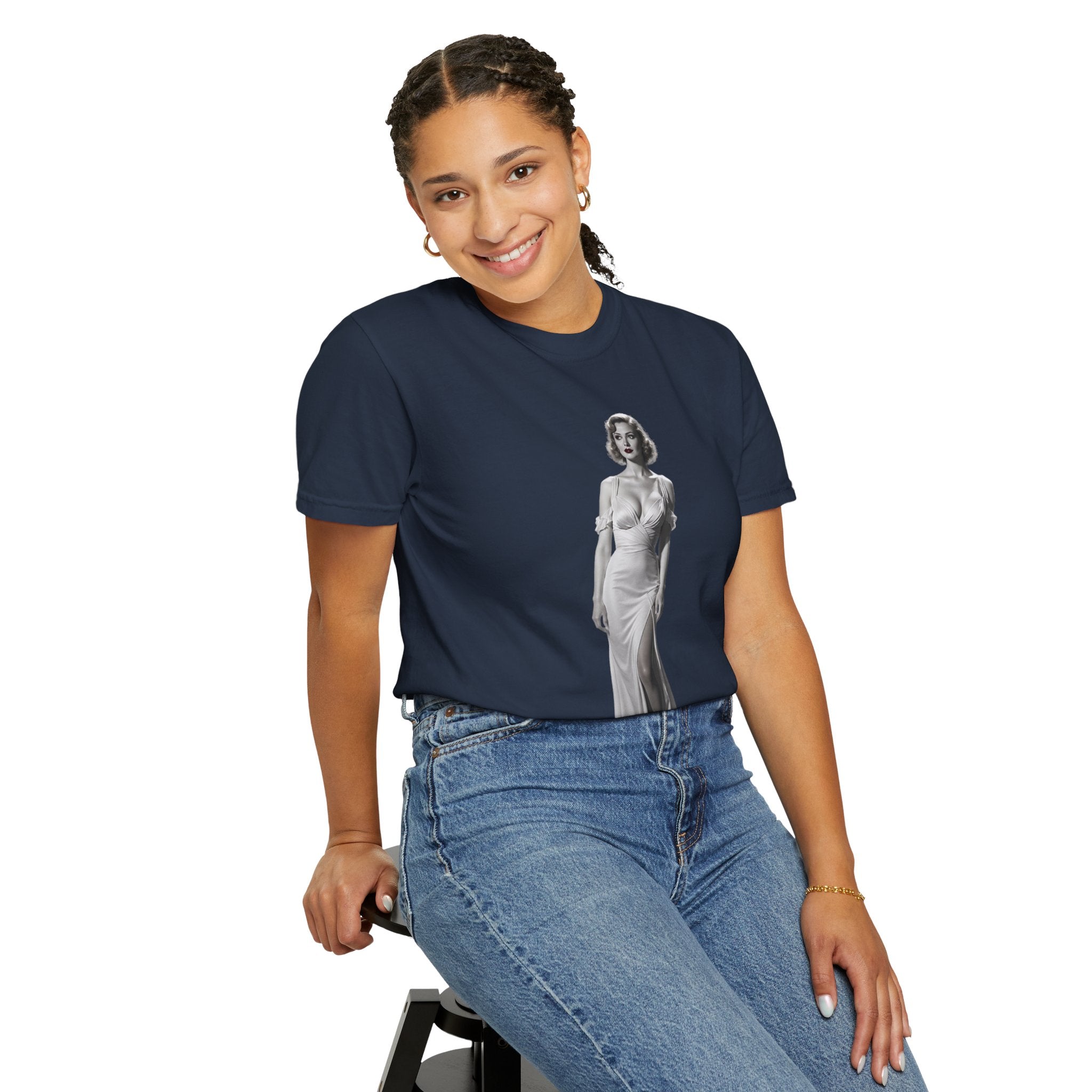 Glamour T-Shirt, Retro Fashion Tee, Stylish Casual Wear, Gift for Her, Trendy T-Shirt for Events , Retro T-shirt